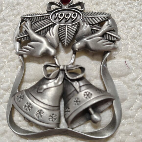 Avon Other - 1999 Avon Pewter Christmas Holiday Ornament - "Season of Peace"